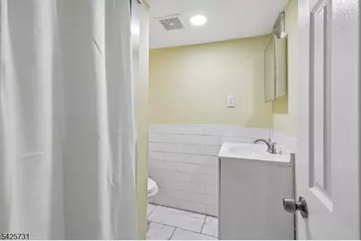 296 Montclair Ave, Newark, NJ 07104 - Photo 31