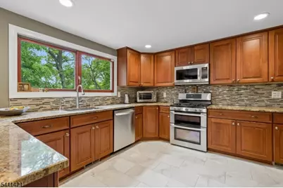 60 Edgemere Rd, Livingston, NJ 07039 - Photo 13