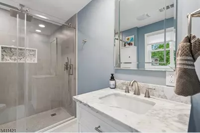 60 Edgemere Rd, Livingston, NJ 07039 - Photo 17