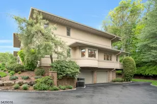 22 Fox Run Rd, Allendale, NJ 07401 - Photo 43