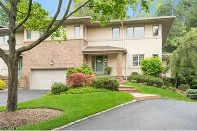 22 Fox Run Rd, Allendale, NJ 07401 - Photo 1