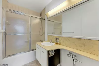 2077 Center Ave, Fort Lee, NJ 07024 - Photo 11
