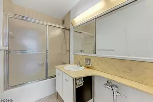 2077 Center Ave, Fort Lee, NJ 07024 - Photo 11