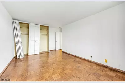 2077 Center Ave, Fort Lee, NJ 07024 - Photo 13