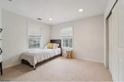 123 Levinberg Ln, Wayne Twp., NJ 07470 - Photo 17