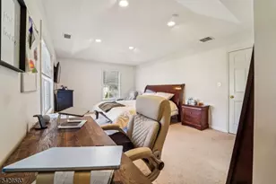 123 Levinberg Ln, Wayne Twp., NJ 07470 - Photo 13