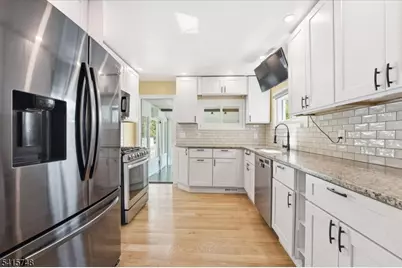 148 Jerome Pl, Bloomfield, NJ 07003 - Photo 21