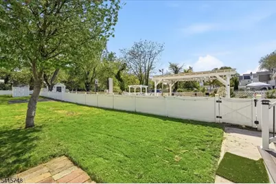 148 Jerome Pl, Bloomfield, NJ 07003 - Photo 35