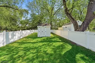 148 Jerome Pl, Bloomfield, NJ 07003 - Photo 37