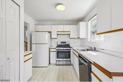 2501 Vantage Ct, Denville, NJ 07834 - Photo 9