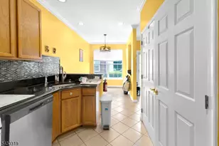 72 Albert Ct, Parsippany, NJ 07054 - Photo 11