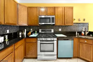 72 Albert Ct, Parsippany, NJ 07054 - Photo 29