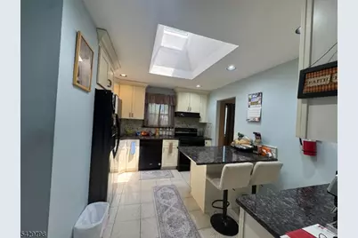 8 Berkeley Ter, Livingston, NJ 07039 - Photo 3