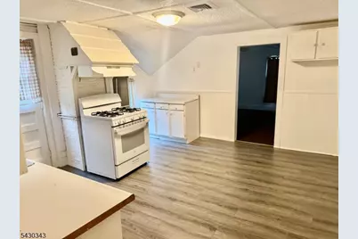 944 Hamburg Tpke, Wayne, NJ 07470 - Photo 5