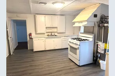 944 Hamburg Tpke, Wayne, NJ 07470 - Photo 3