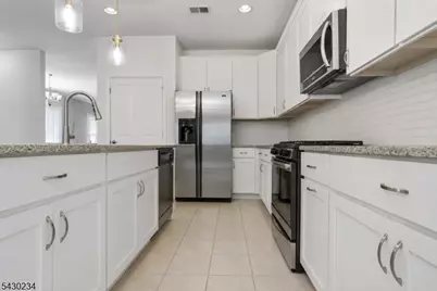 133 Savoth Ln, Woodbridge Township, NJ 07067 - Photo 3