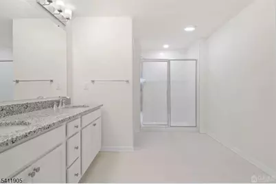 735 Station Rd, Dunellen, NJ 08812 - Photo 11