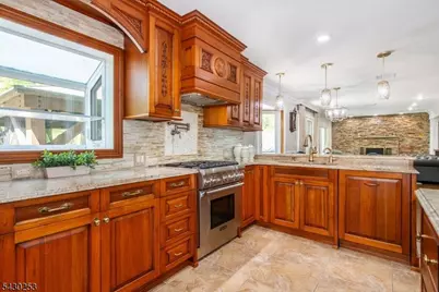 681 Glendale Rd, Franklin Lakes, NJ 07417 - Photo 9