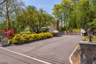 681 Glendale Rd, Franklin Lakes, NJ 07417 - Photo 29
