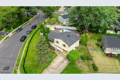 2 Moryan Rd, Edison Twp., NJ 08817 - Photo 9