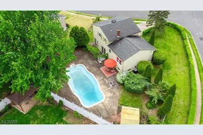 2 Moryan Rd, Edison Twp., NJ 08817 - Photo 11