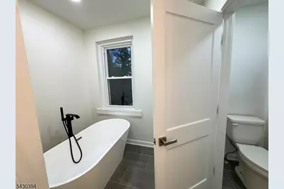 438 Lawrence St, Burlington City, NJ 08016 - Photo 11