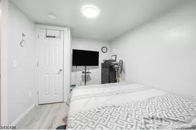 418 S 10th St, Newark, NJ 07103 - Photo 15