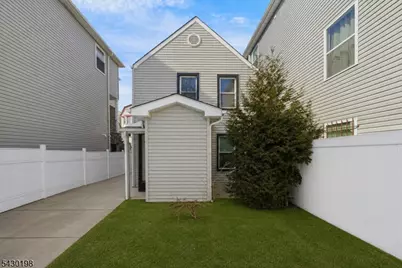 418 S 10th St, Newark, NJ 07103 - Photo 3