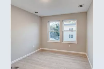 54 Holland St, Newark, NJ 07103 - Photo 17