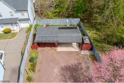 90 Hamburg Tpke, Bloomingdale, NJ 07403 - Photo 3