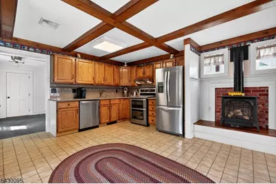 90 Hamburg Tpke, Bloomingdale, NJ 07403 - Photo 17