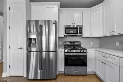 64 Halina Ln, Butler, NJ 07405 - Photo 3
