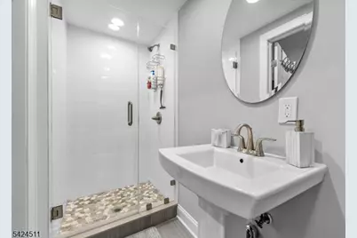 64 Halina Ln, Butler, NJ 07405 - Photo 37