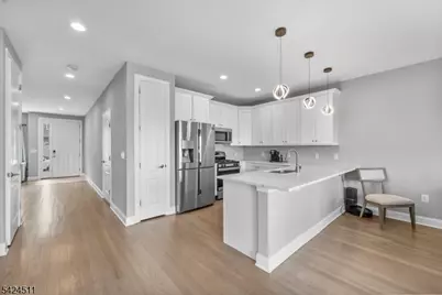 64 Halina Ln, Butler, NJ 07405 - Photo 5