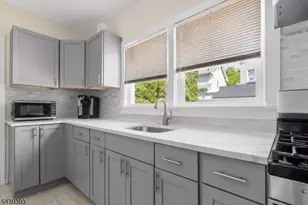 9 Sycamore St, Bloomfield, NJ 07003 - Photo 7