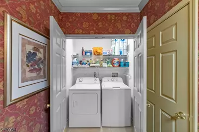9 Goffle Brook Ct, Hawthorne, NJ 07506 - Photo 15