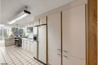 1360 Hamburg Tpke #409, Wayne, NJ 07470 - Photo 11