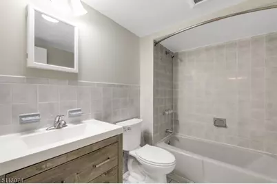 2 Center St, 1st Flr, Madison, NJ 07940 - Photo 9