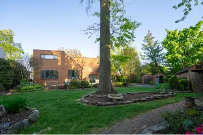 135 Ridge Rd, Nutley, NJ 07110 - Photo 33