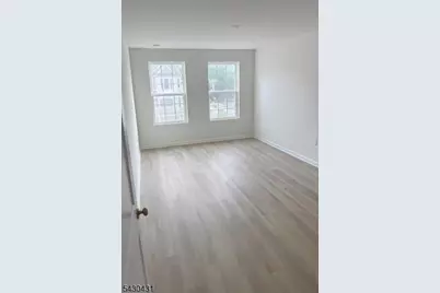 204 Honeysuckle Ln, Warren Township, NJ 07059 - Photo 7