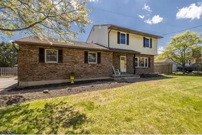 16 Abrams Rd, Holland Township, NJ 08848 - Photo 3