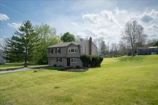 15 Carol Dr, Vernon Twp., NJ 07418 - Photo 3