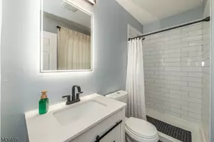 191 Smith St, Newark, NJ 07106 - Photo 17