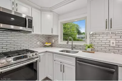 93 South Prospect St, Verona, NJ 07044 - Photo 15