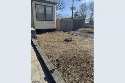 284 Seymour Ave, Newark, NJ 07112 - Photo 7