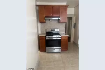 284 Seymour Ave, Newark, NJ 07112 - Photo 11