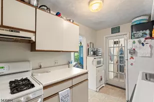 824 Pompton Ave, Cedar Grove, NJ 07009 - Photo 5
