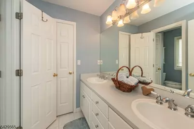 37 Thomas Ter, Wayne, NJ 07470 - Photo 19
