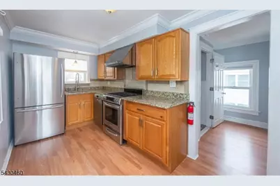 37 Maple St, Bloomfield, NJ 07003 - Photo 9