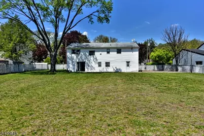 5 Burnside Pl, Wayne, NJ 07470 - Photo 15